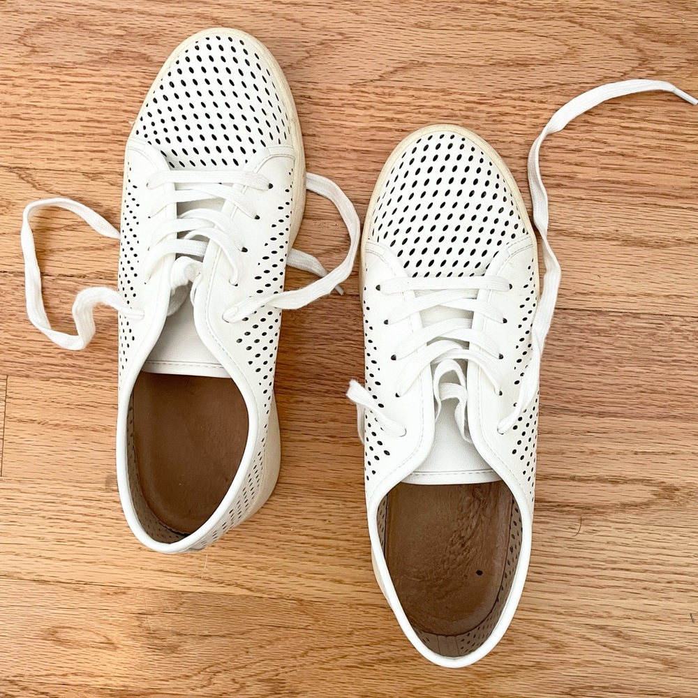 Platform white sneakers, size 7.5